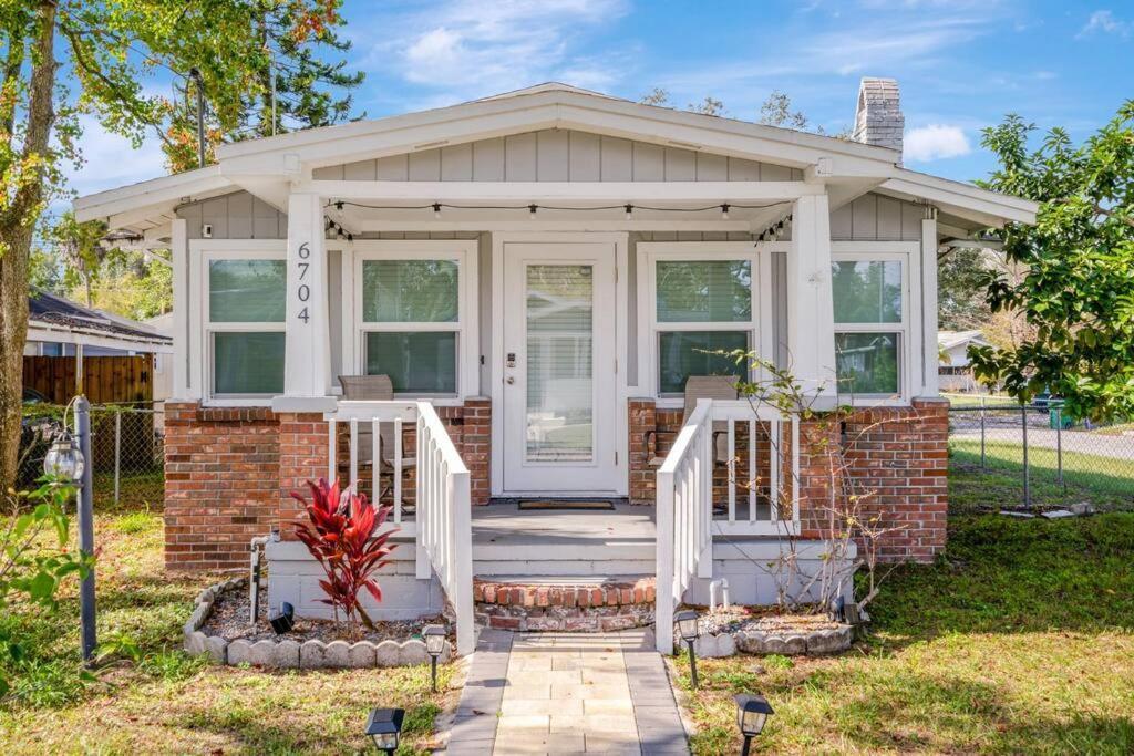 Cozy Bungalow With Patio & Grill, Private And Location แทมปา ภายนอก รูปภาพ